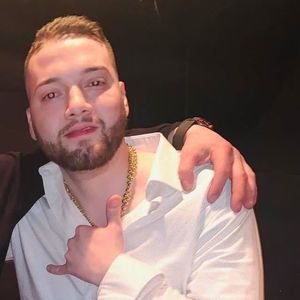 Meet your Posher, Estie